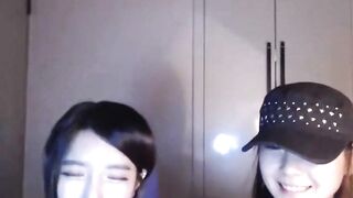 화끈하게 놀줄 모르는 모지리 년들