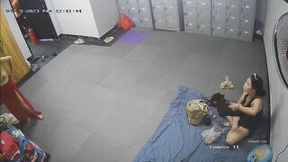 [해킹카메라] 클럽 탈의실 감시 - 핫바디, 미녀들이 곳곳에, 105V [특정 룸의 원본 버전] ipcam (68)