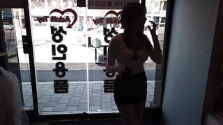 성인용품샵에 방문한 제나 묵직한 흑딜도 잡고 좋단다 korean porn vip