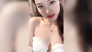 NAYEON - SHOWS TITS 11426 1 KPOP ALLPOP