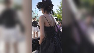 (BC-AA-638) ボディコンスカートを着た若い女性が買い物に出かけます...彼女のお尻が露出し、透ける下着が見え、彼女は身をかがめて陰毛を見せます ipcam 2