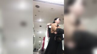 逆さ撮り-ミニスカ奥様バレ睨みあり-学生さんからol-奥様達のスカートの中撮らせて頂きました-vol-8 voyeur jp 07-160526