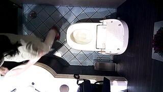 【新作】トイレ盗撮シリーズ⑦（空爆編） voyeur jp 160526