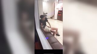 (한국야동) 노래방 복도에서 후벼파는 또라이커플 korean porn vip
