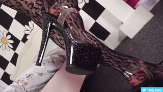 Ruby_Mae Masturbates In High Heels OnlyFans