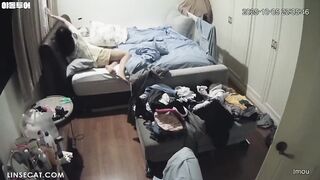 [신작] 진정한 성 중독자. 그녀는 남편과의 성관계 전에 매번 바이브레이터를 이용해 자위하며, 삽입 전에 여러 번 오르가즘을 느낀다 korean porn vip